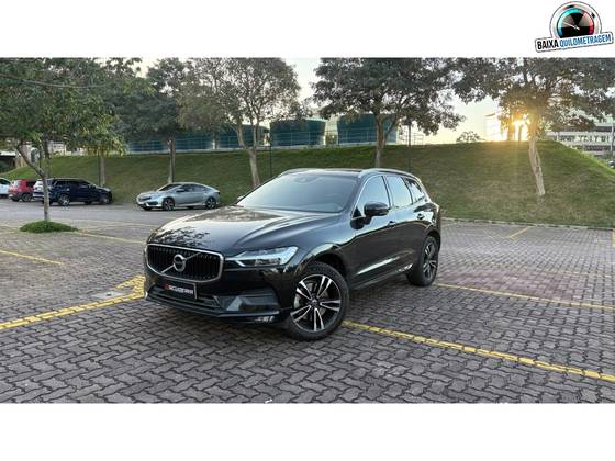 VOLVO XC60 2.0 D5 DIESEL MOMENTUM AWD GEARTRONIC VOLVO XC60 2.0 D5 DIESEL MOMENTUM AWD GEARTRONIC